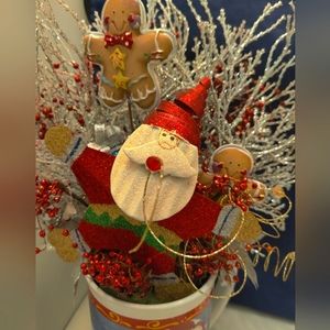 Christmas Santa Coffee Cup Arrangement